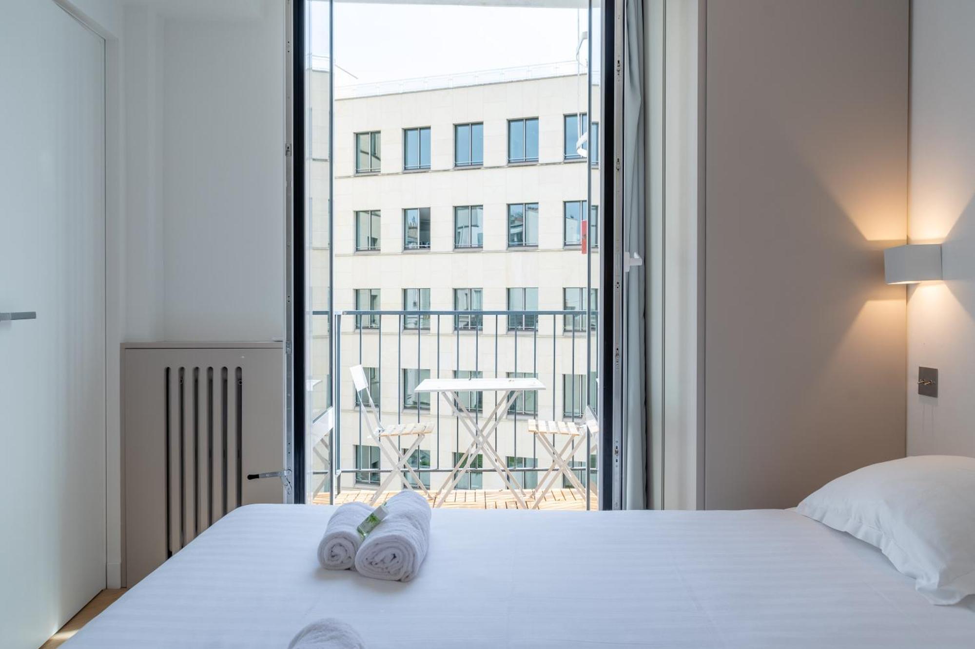 Lavie Maison : A C & Eiffel Tower View Paris