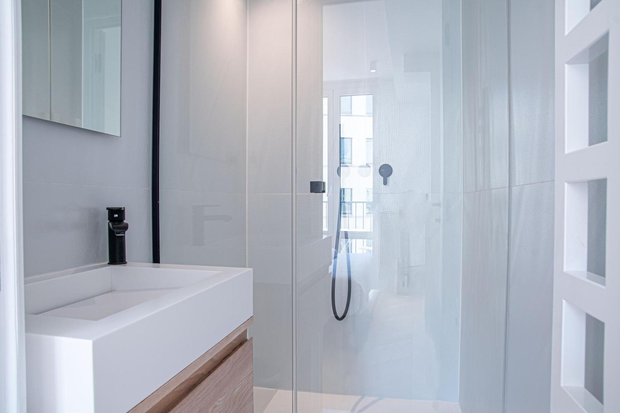 Lavie Maison : A C & Eiffel Tower View Appartement *
