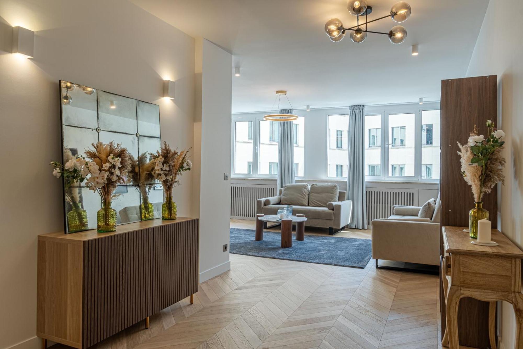 Lavie Maison : A C & Eiffel Tower View *