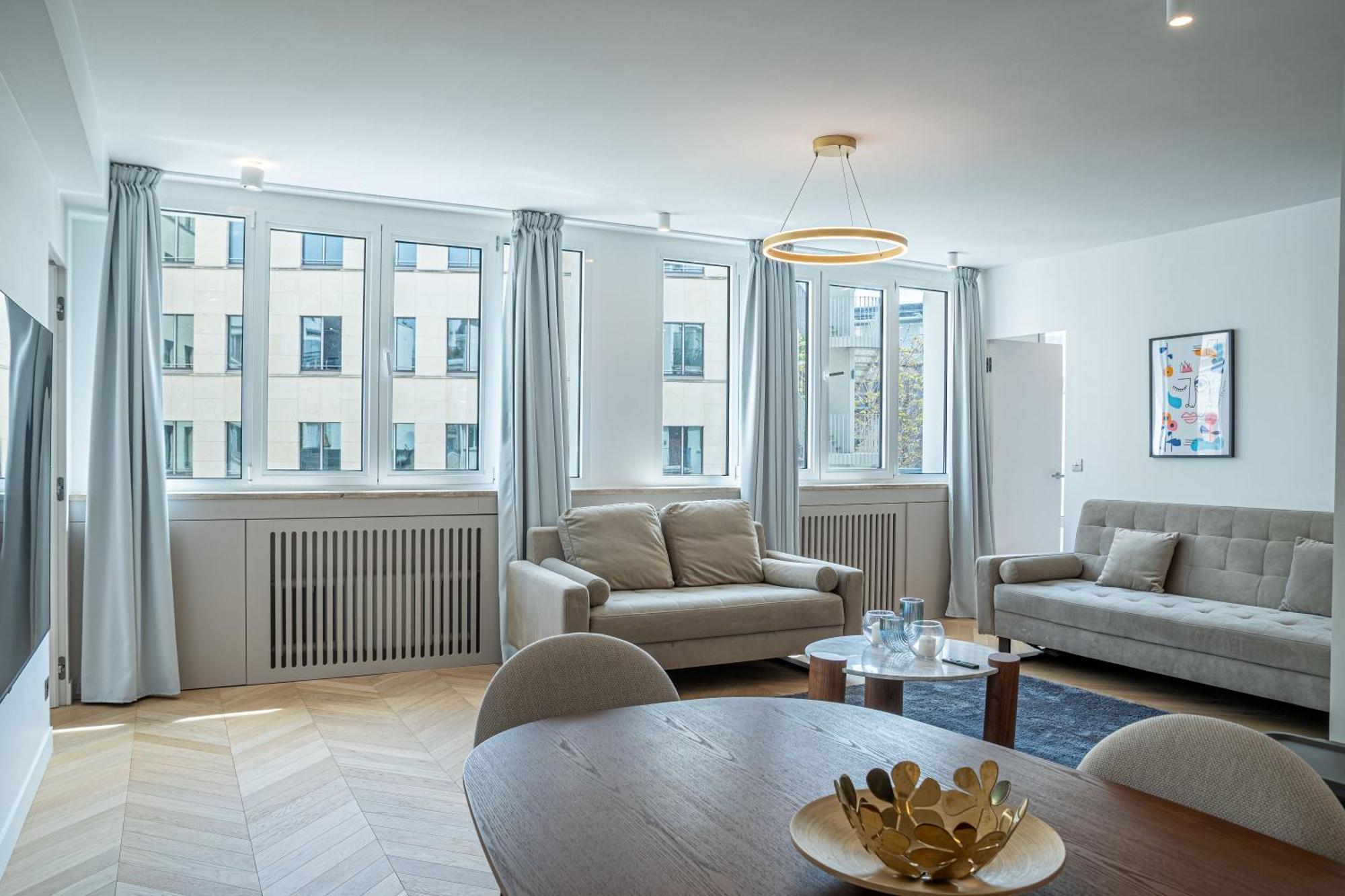 Lavie Maison : A C & Eiffel Tower View Paris