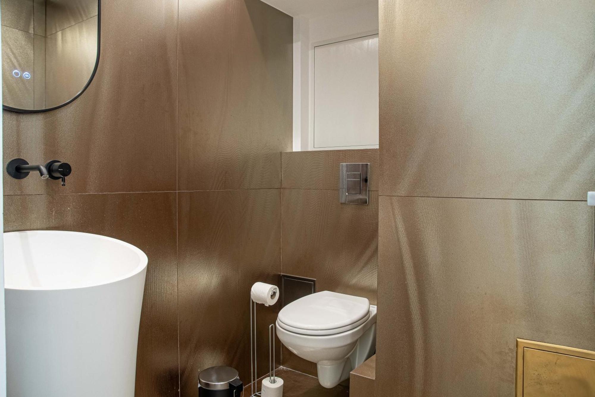 Lavie Maison : A C & Eiffel Tower View Apartment *