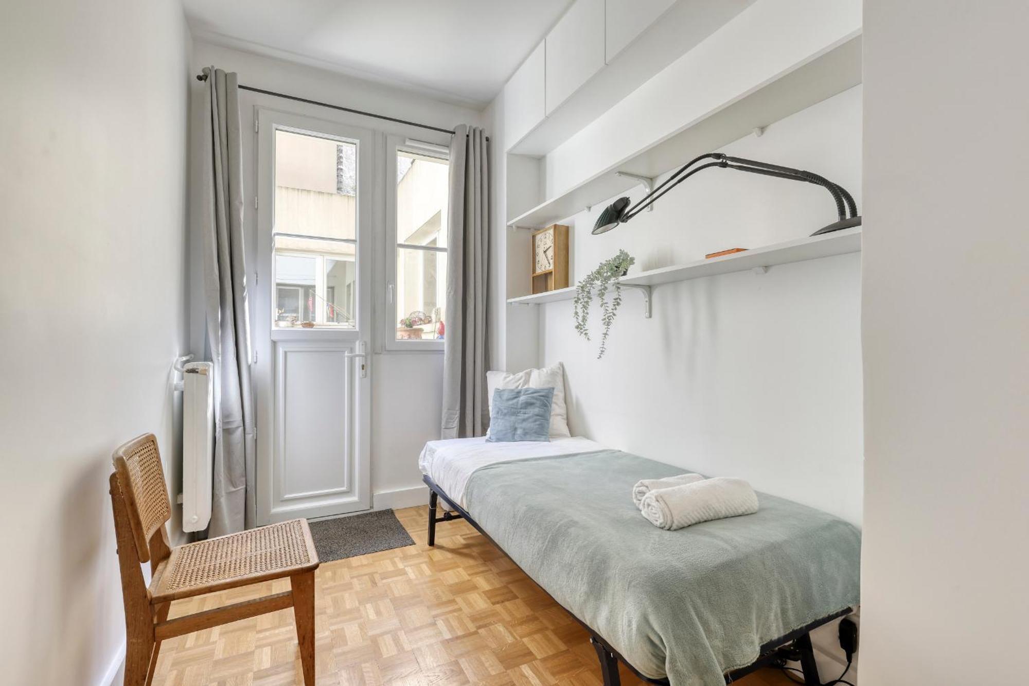 Cute In The Heart Of The Latin District Apartment