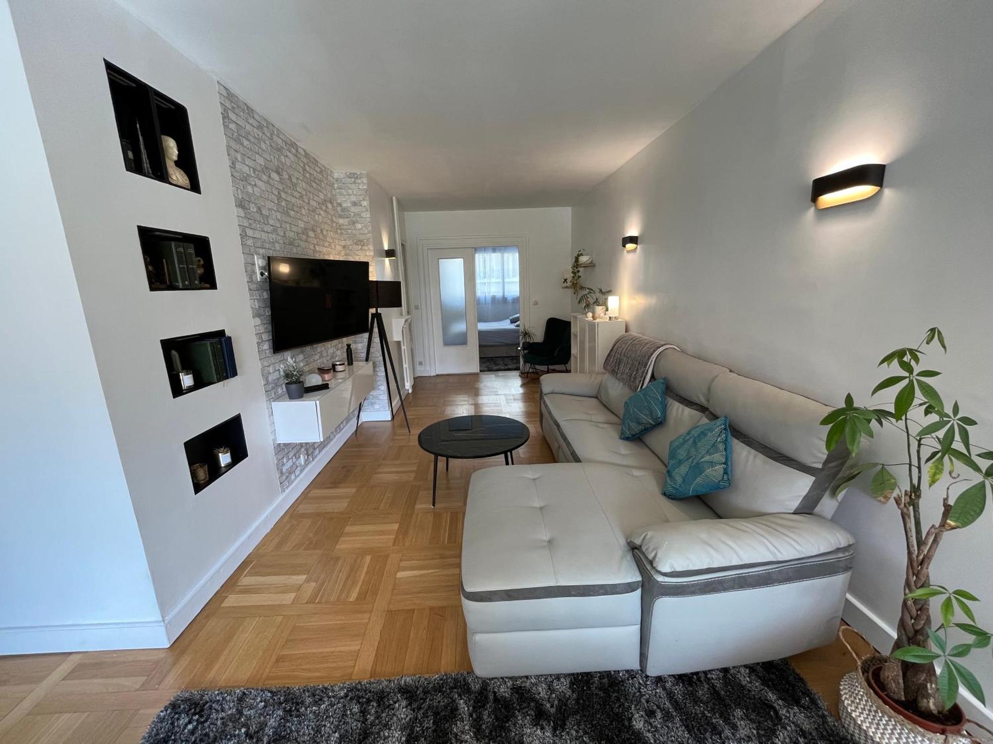 Familial Apartment