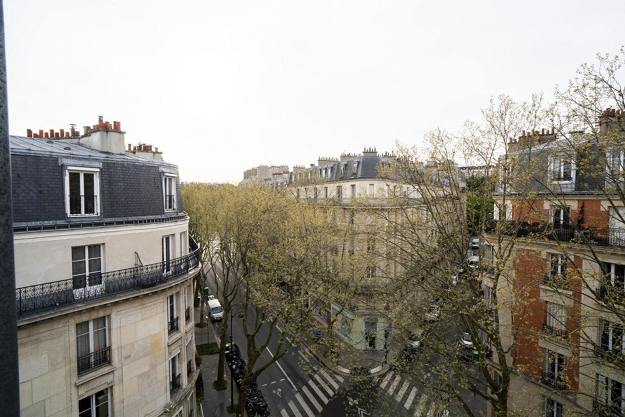 Near Buttes Chaumont Apartment Paris