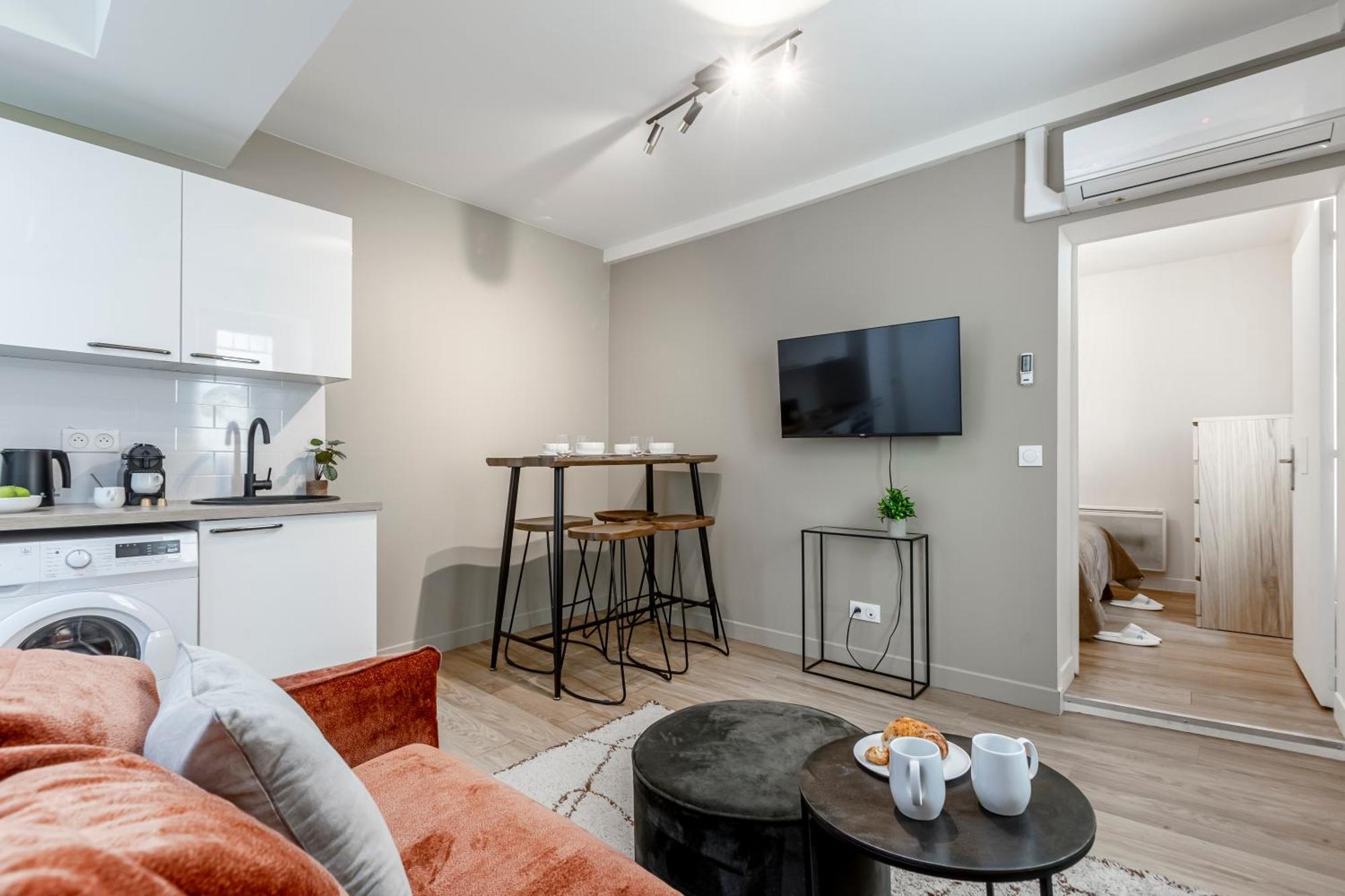 Sweett - Temple Apartment
