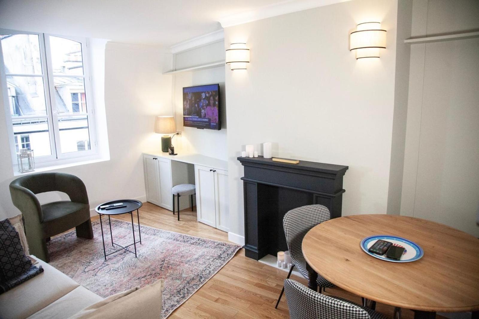 Apartment Au Coeur De Paris