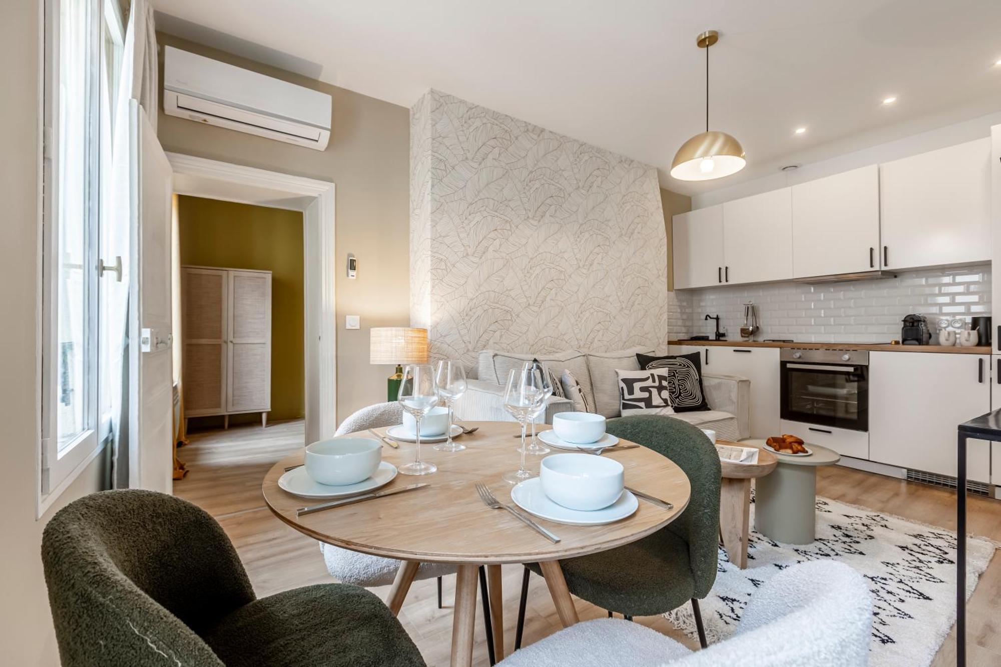 Sweett - Temple Apartment