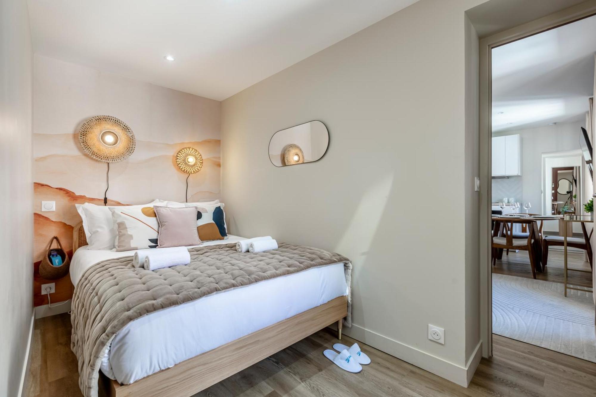 Sweett - Temple Apartment