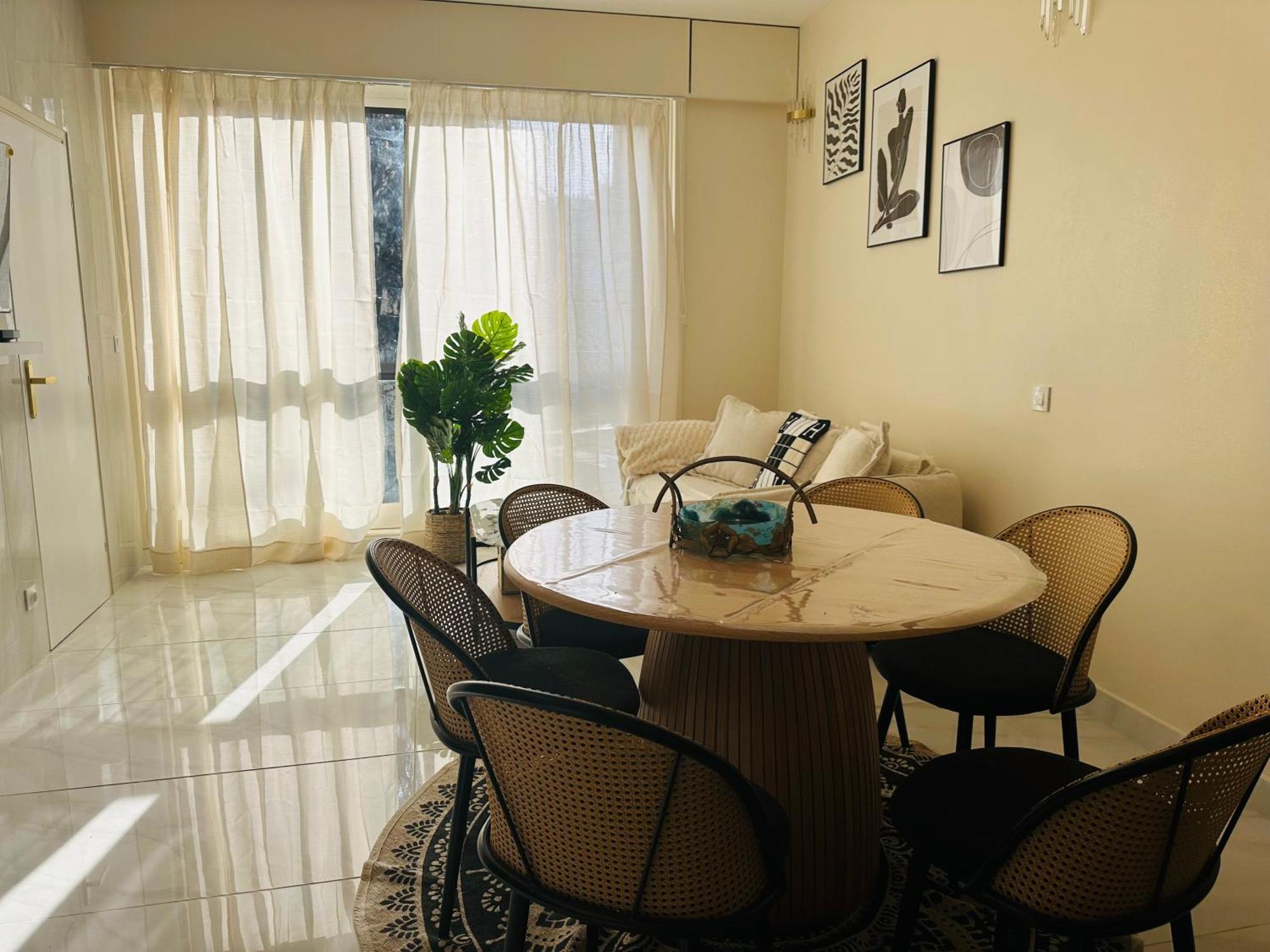 Arc De Triomphe - Foch Palace Appartement