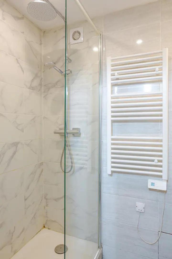 Superbe Studio Gambetta Appartement Paris