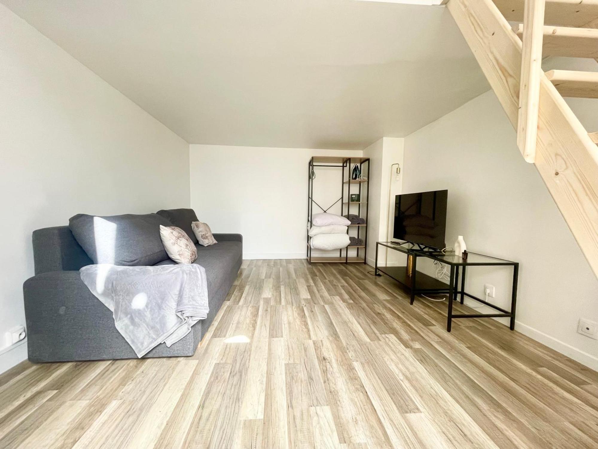 Apartment Homely & Charming Parisian Duplex - Near Marais *