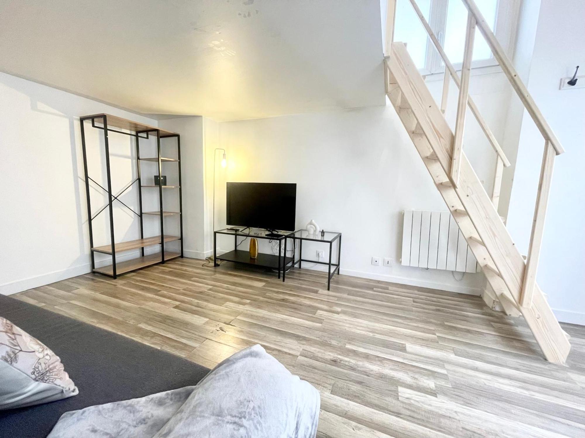 Apartamento Homely & Charming Parisian Duplex - Near Marais *