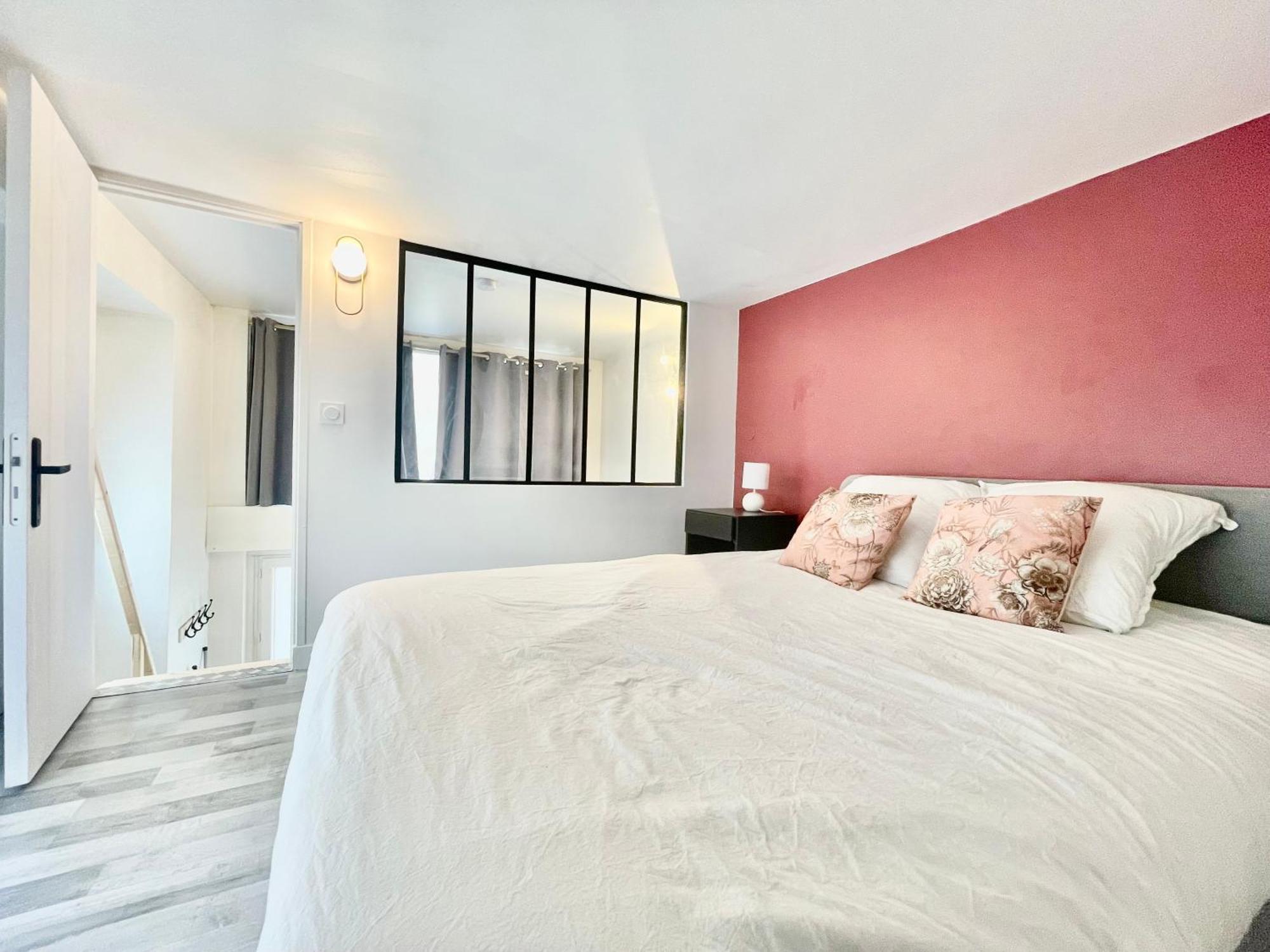 Homely & Charming Parisian Duplex - Near Marais *
