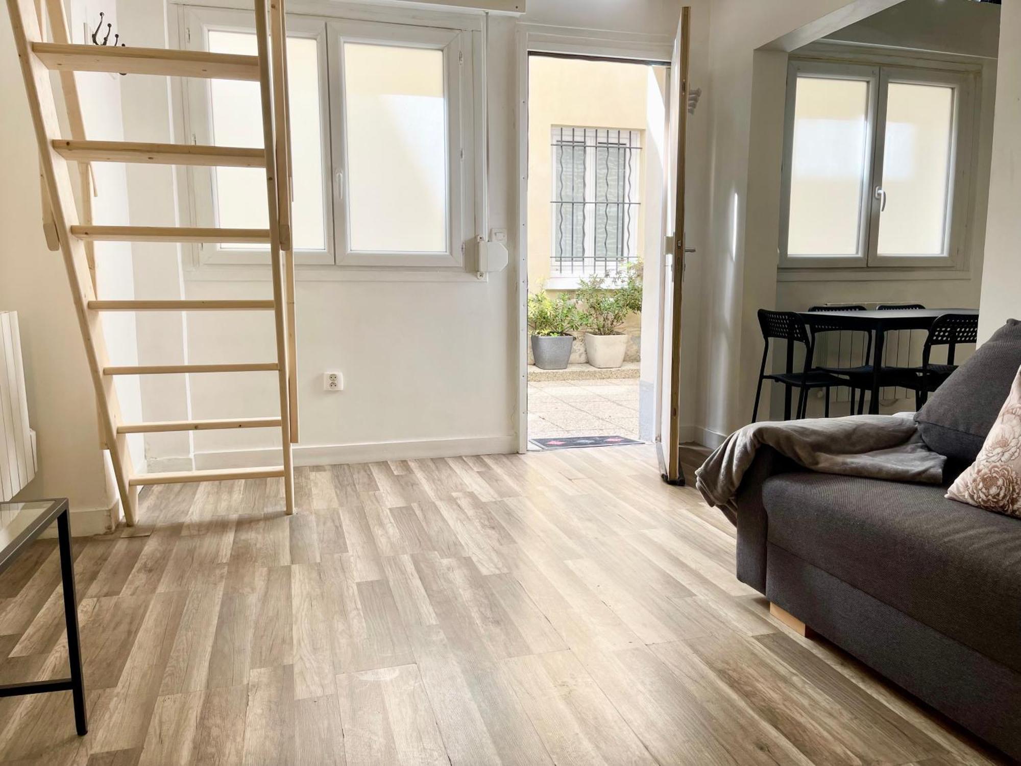 Homely & Charming Parisian Duplex - Near Marais