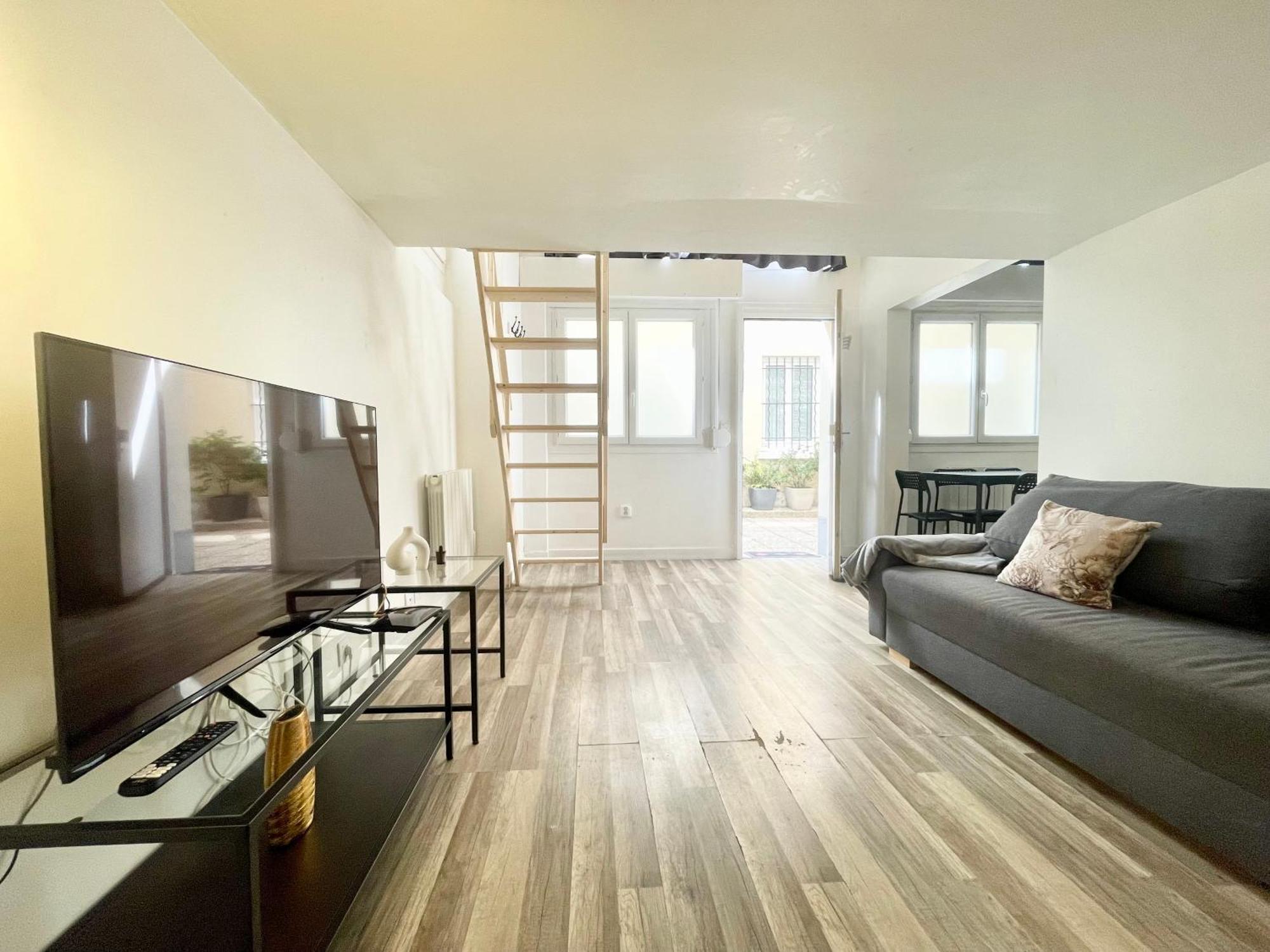 Homely & Charming Parisian Duplex - Near Marais *