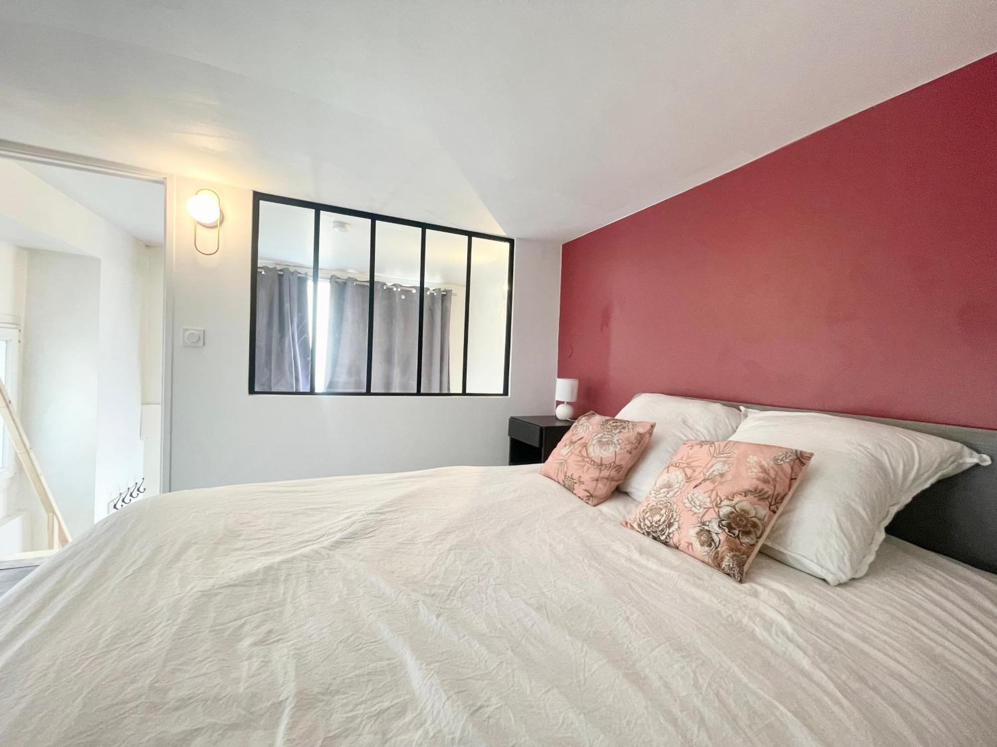 Homely & Charming Parisian Duplex - Near Marais Apartamento *