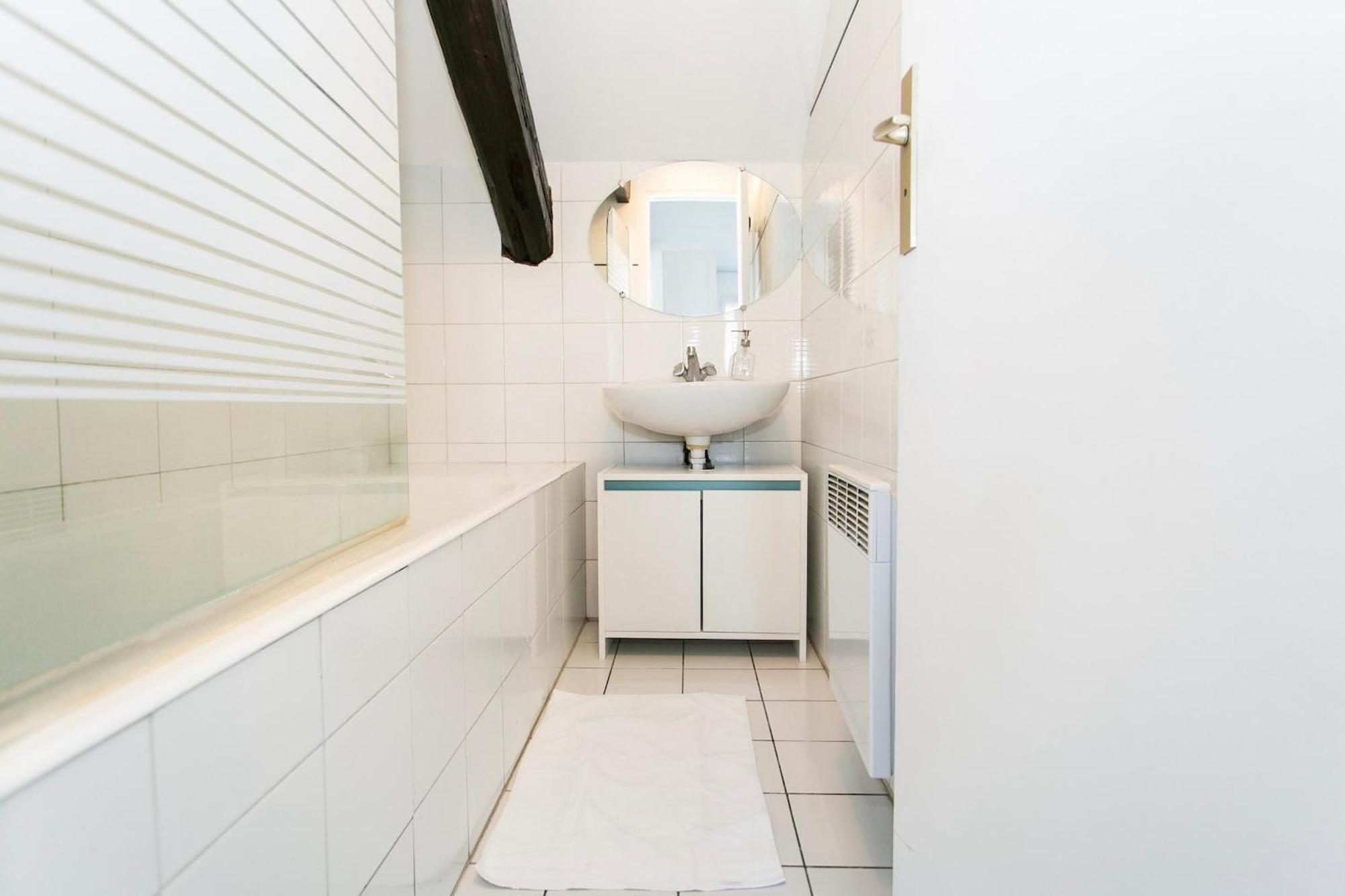 Apartment Upper 1br Cozy *