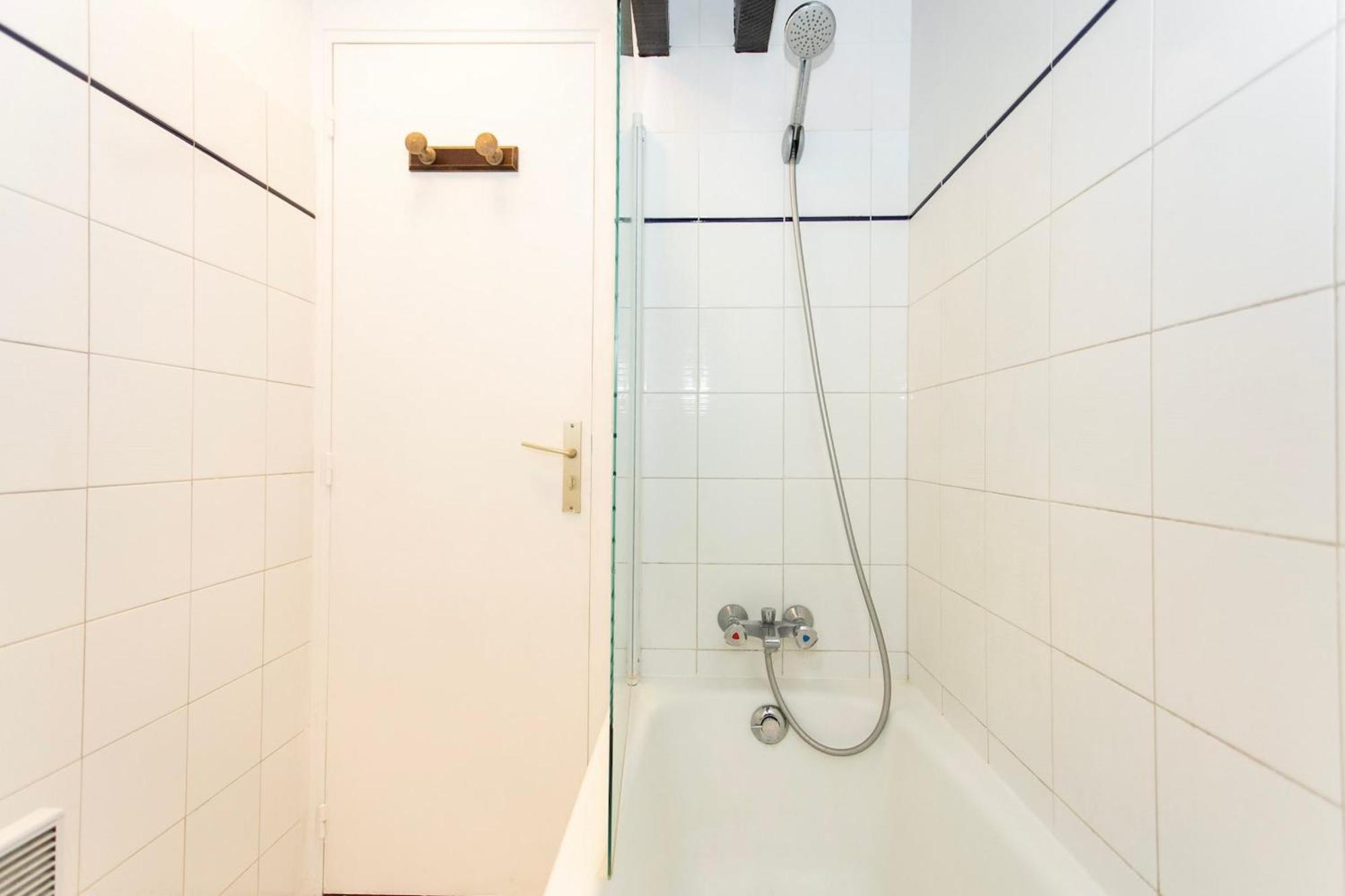 Upper 1br Cozy Apartment *