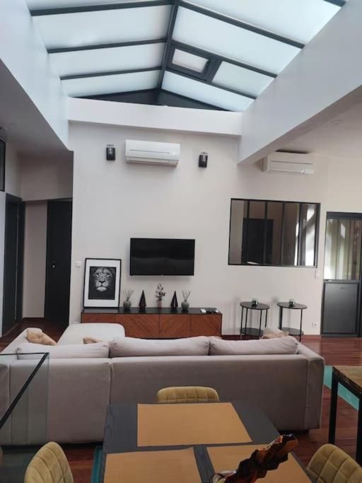 Apartment Loft Centre Face Au Parc Des Buttes Chaumont Paris
