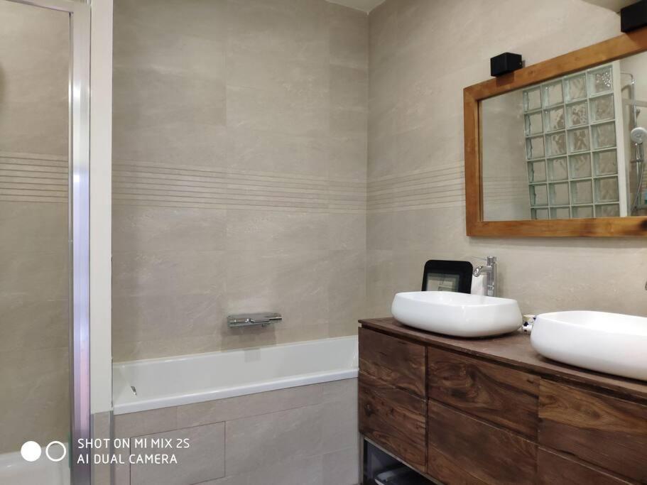 Apartment Loft Centre Face Au Parc Des Buttes Chaumont Paris