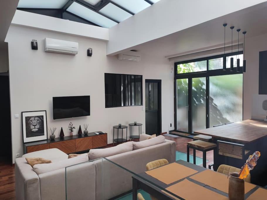 Apartment Loft Centre Face Au Parc Des Buttes Chaumont *