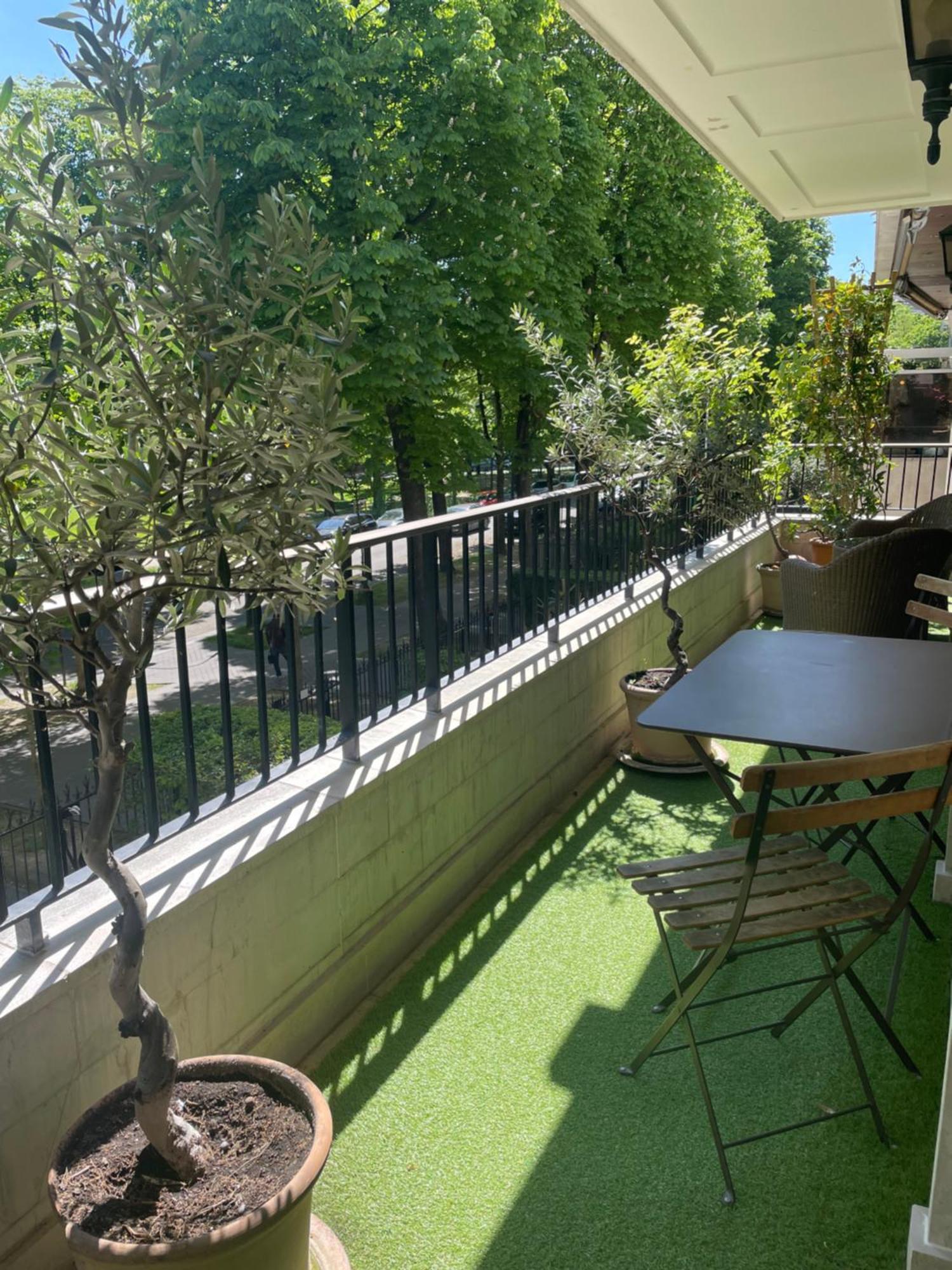 Apartment Exclusive 106 M2 With Terrace Avenue Raphael
