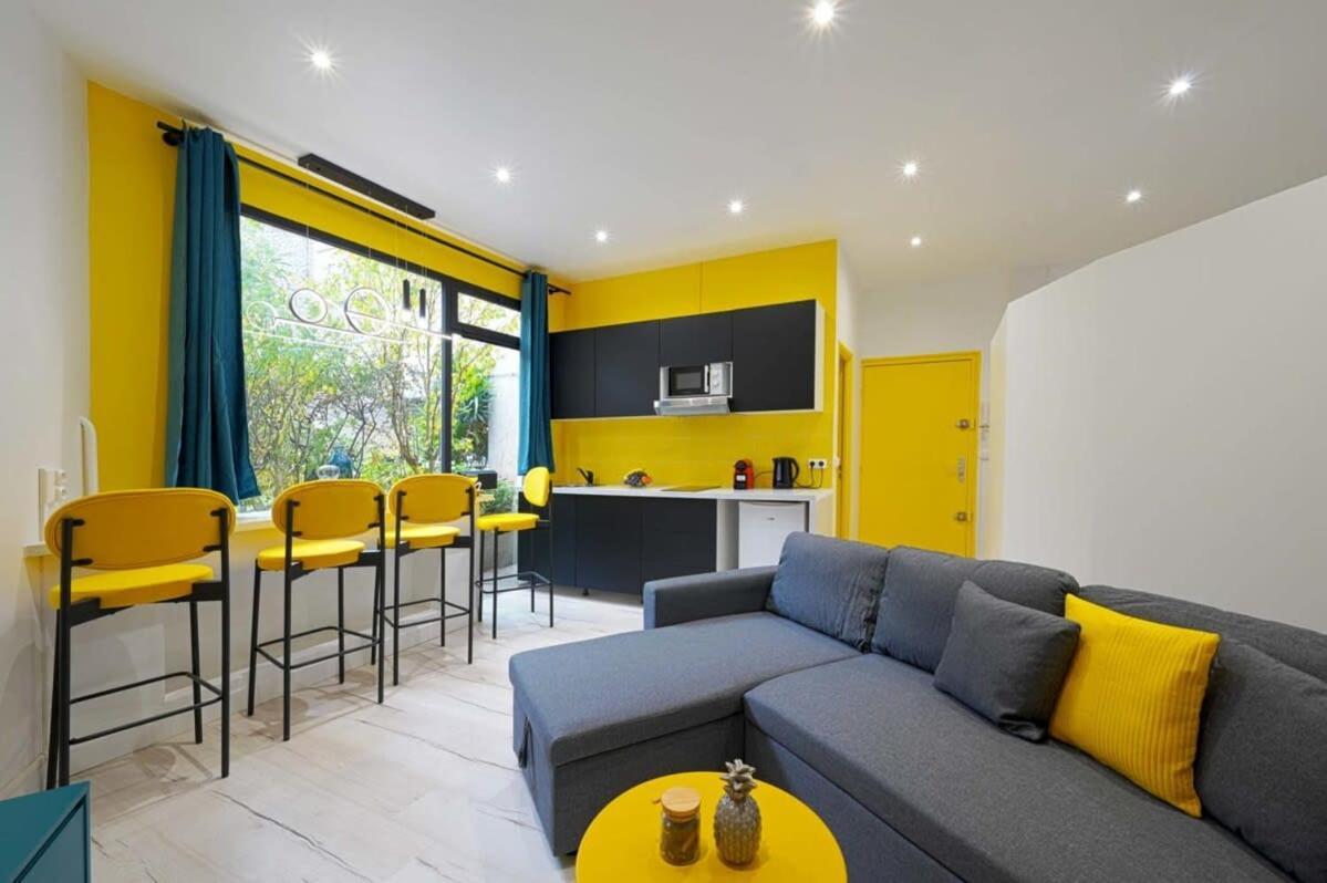 Agreable 2 Piece Au Coeur De 17 Arrondissement Apartamento