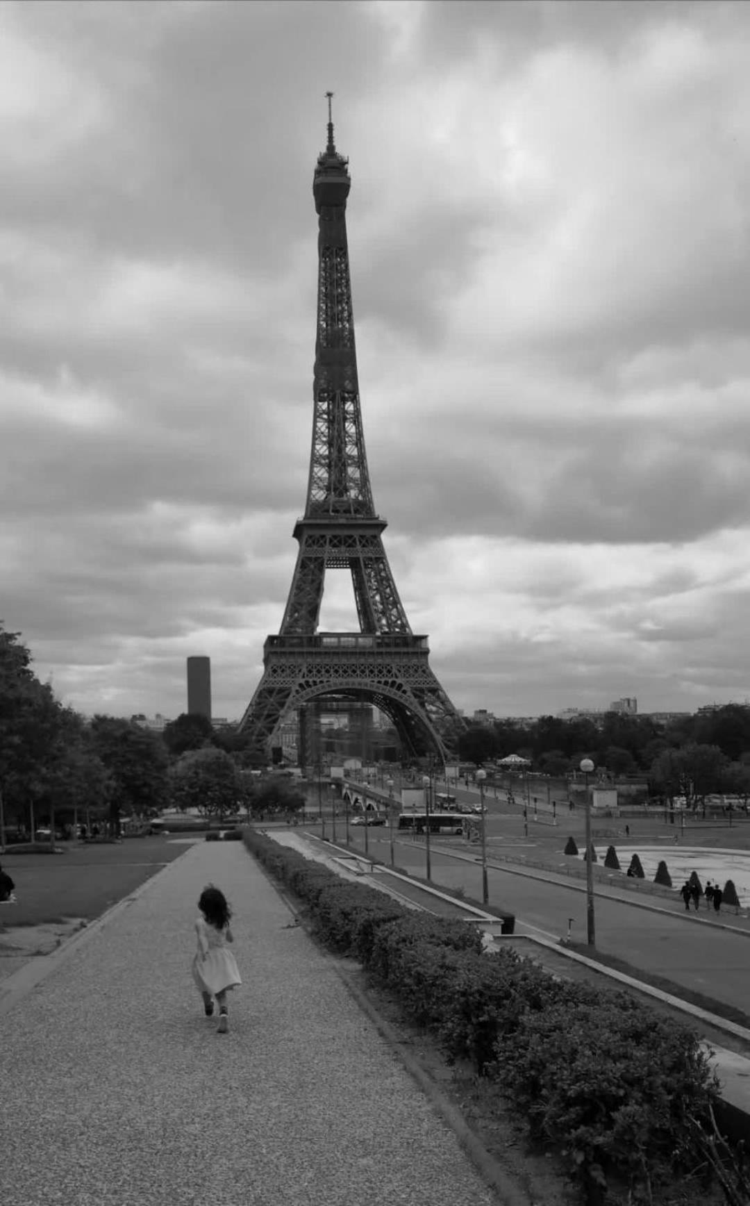 Stylish Parisian Flat Near Eiffel Tower