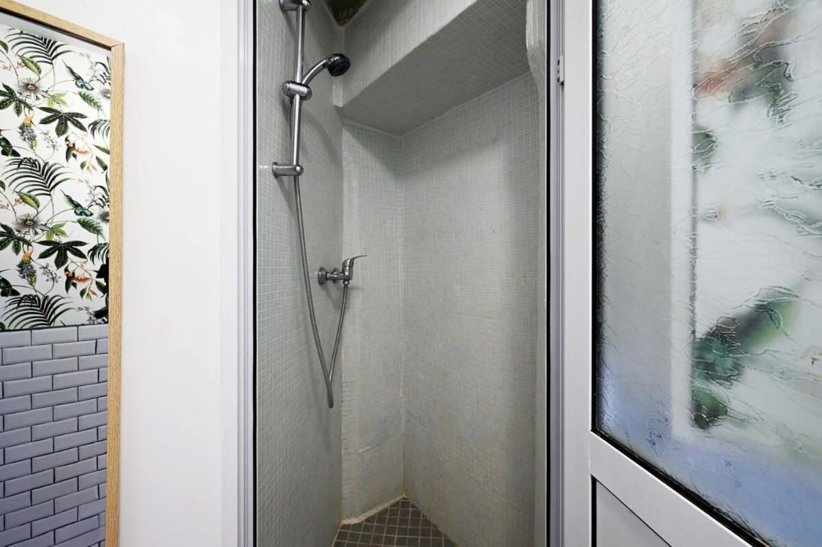 Updated In The Heart Of The Bustling Le Marais District * Paris