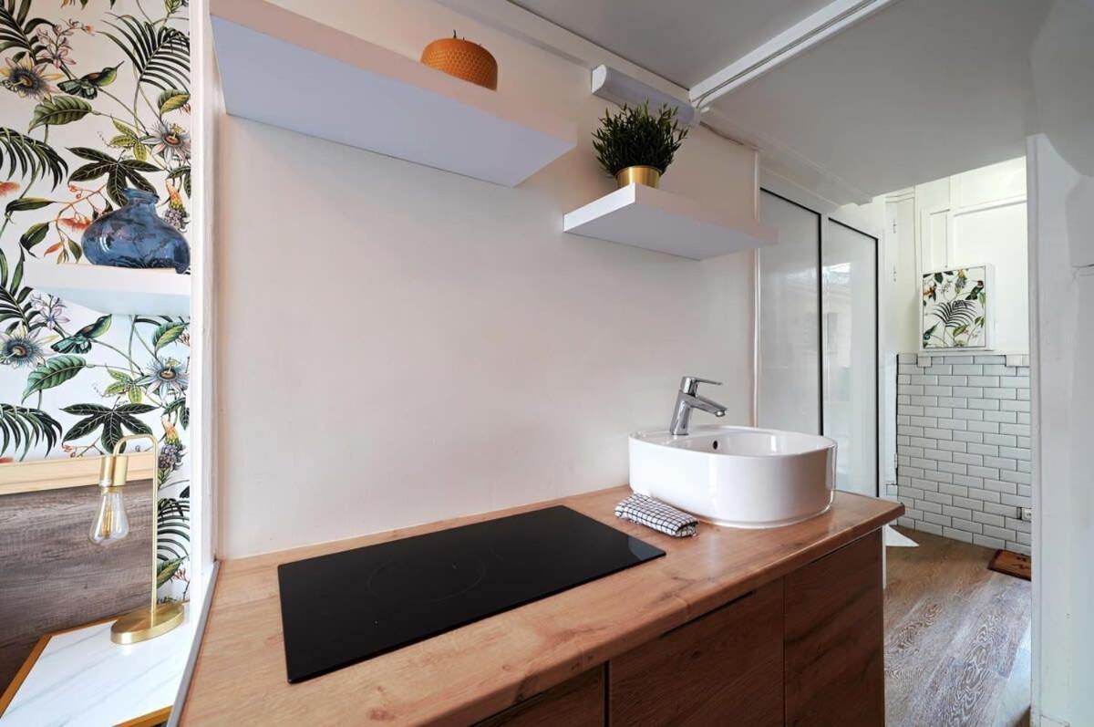 Updated In The Heart Of The Bustling Le Marais District Apartamento
