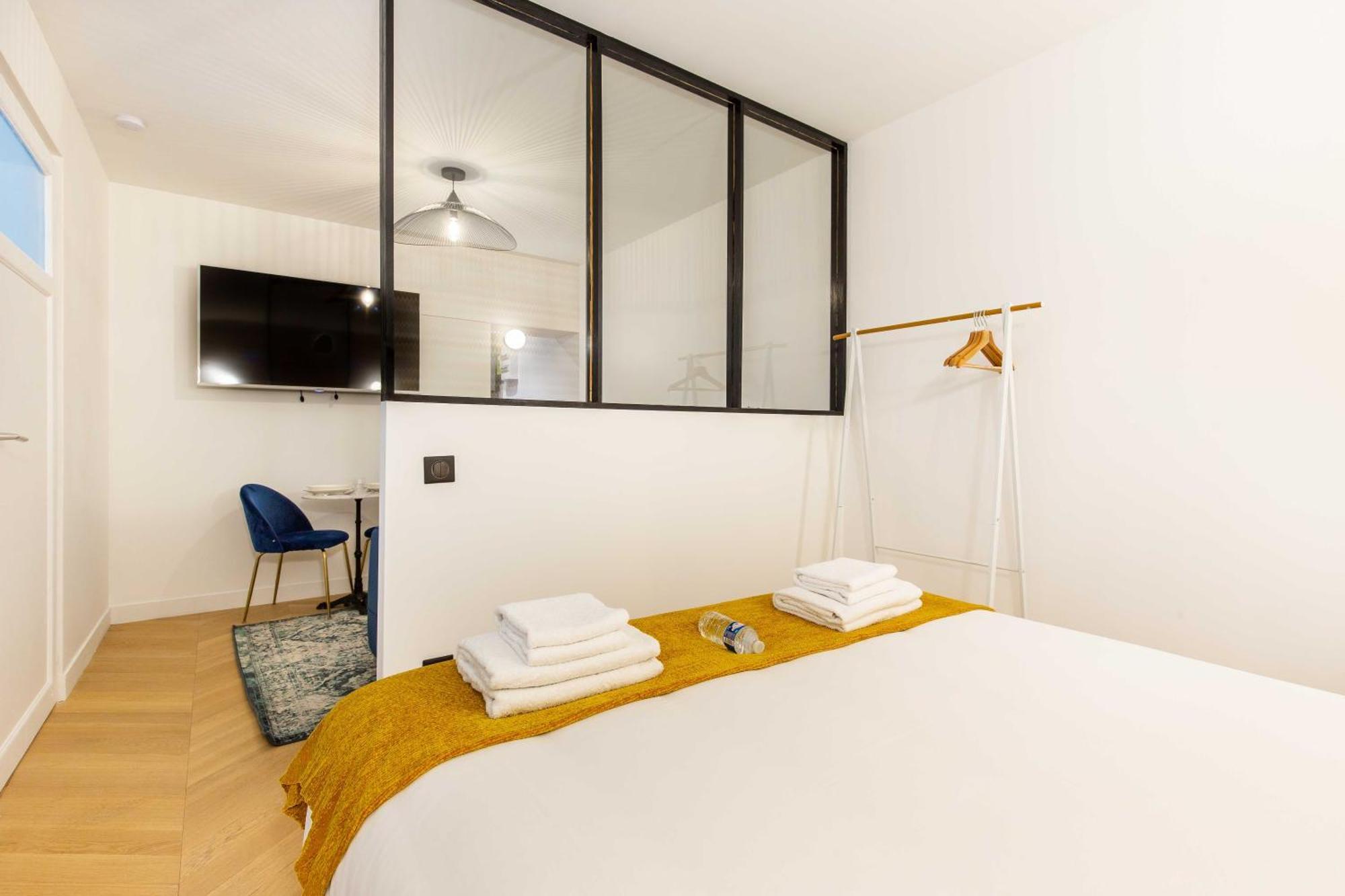 Apartment Chic In The Prestigious Saint Honore