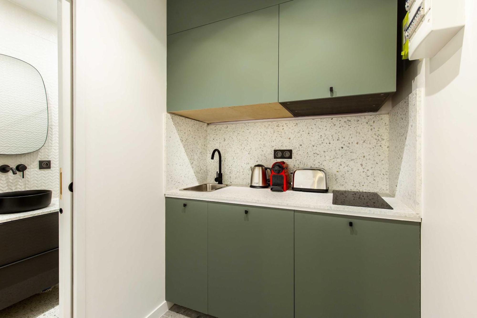 Apartment Chic In The Prestigious Saint Honore