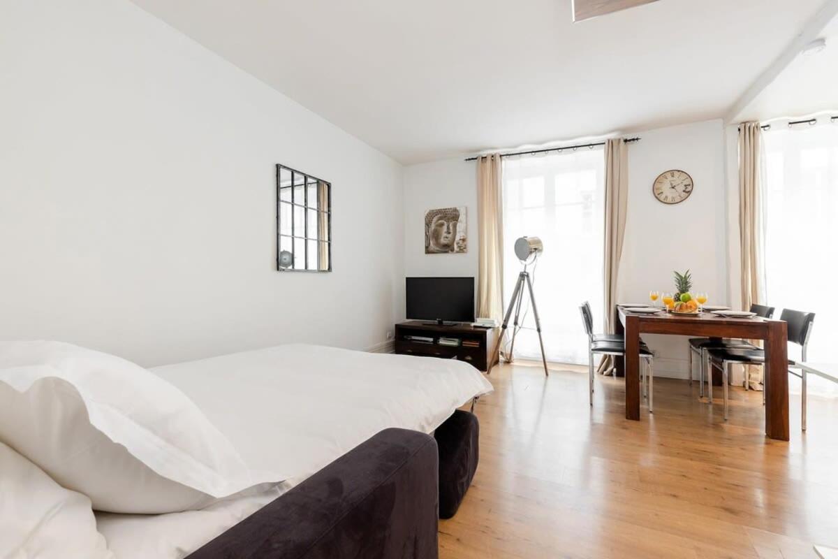 Avenue De Mars 2br * Paris