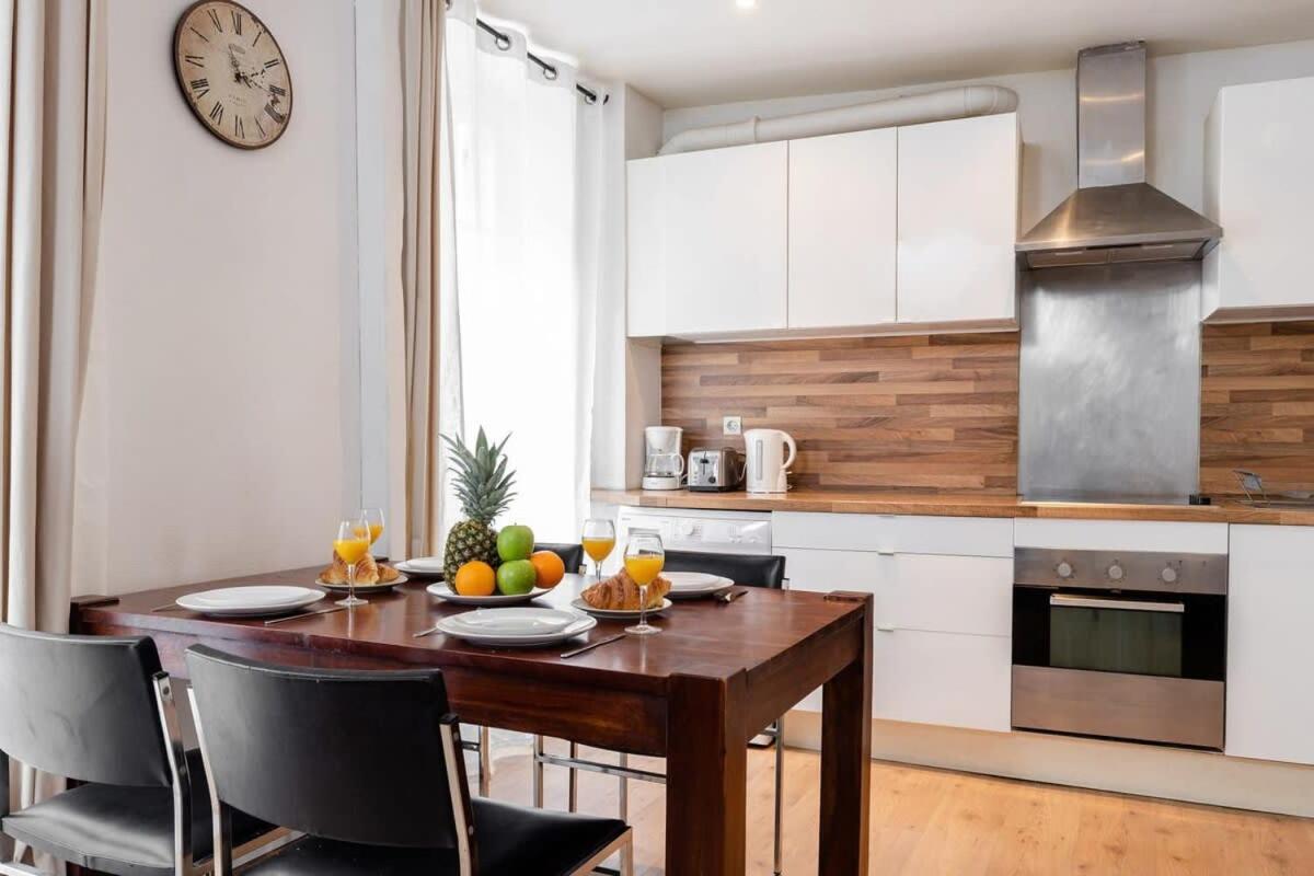 Avenue De Mars 2br Paris
