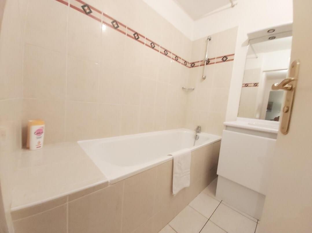 Apartment The Unforgetable At Canal De L'ourcq *