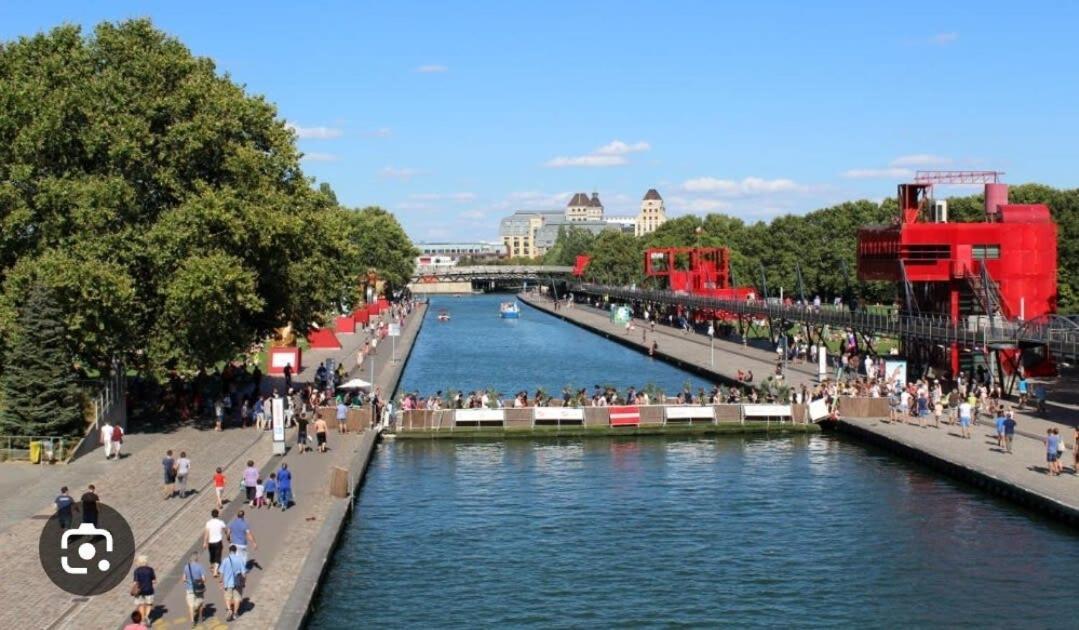 The Unforgetable At Canal De L'ourcq *