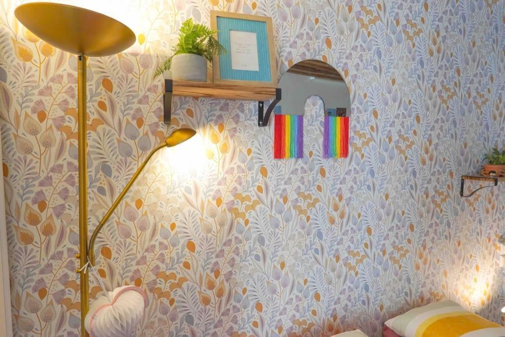 Sunny Studio@temple Apartment *