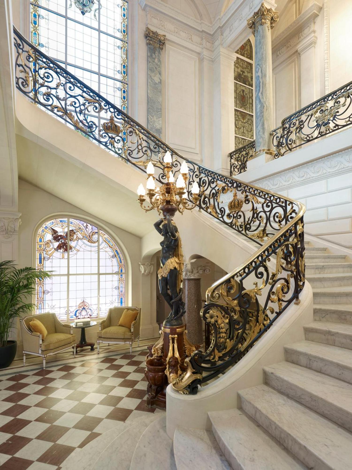 Hotel Shangri-la 5*
