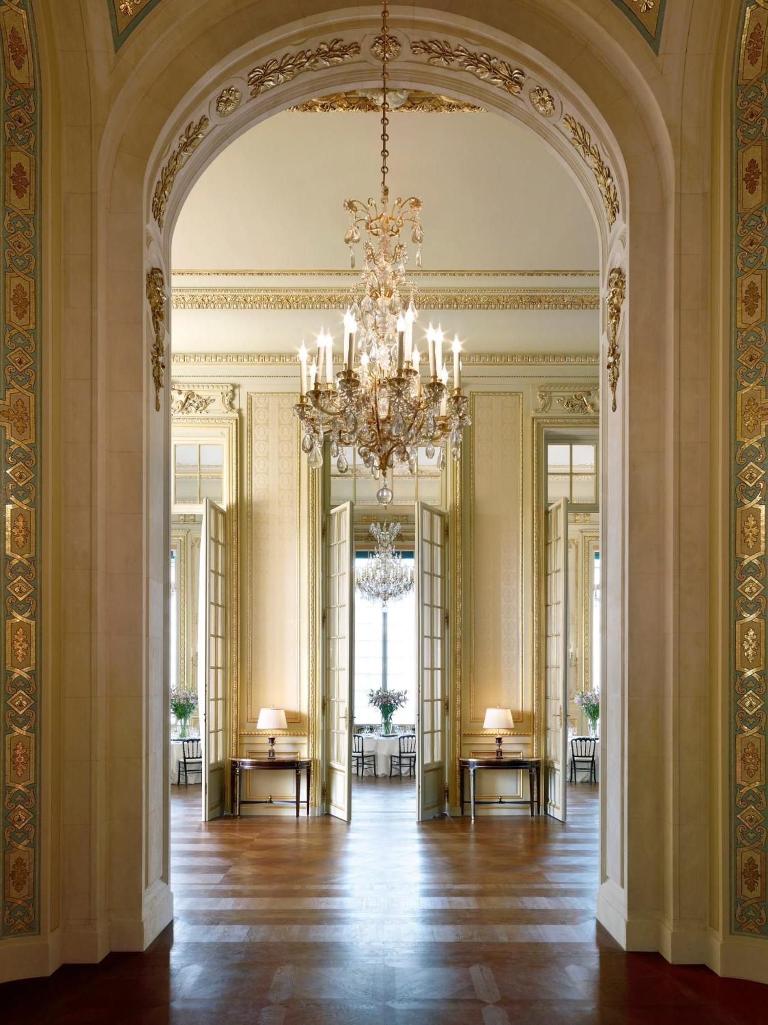 Shangri-la Paris