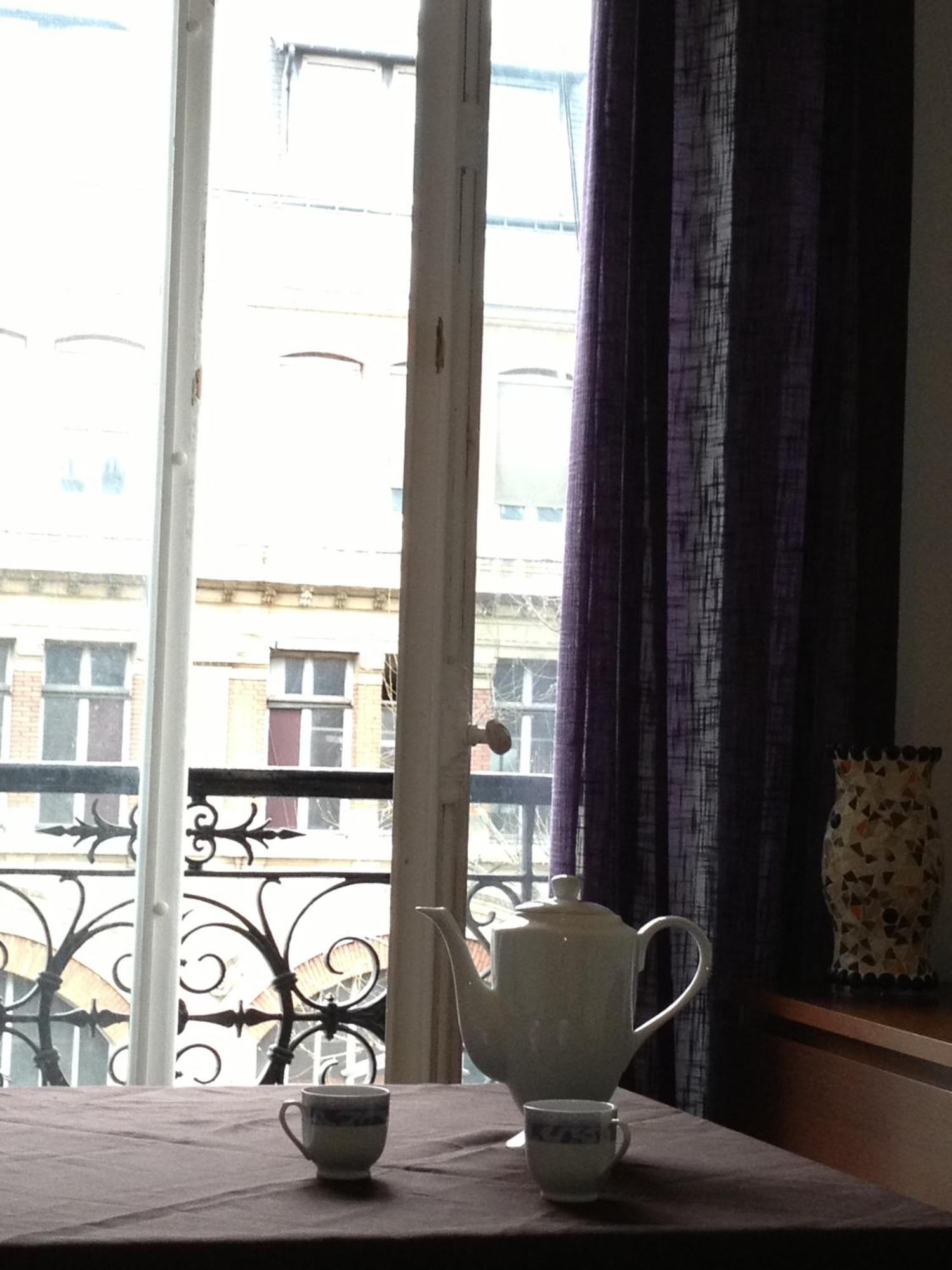 Appartement A Deux Pas De Montmartre *