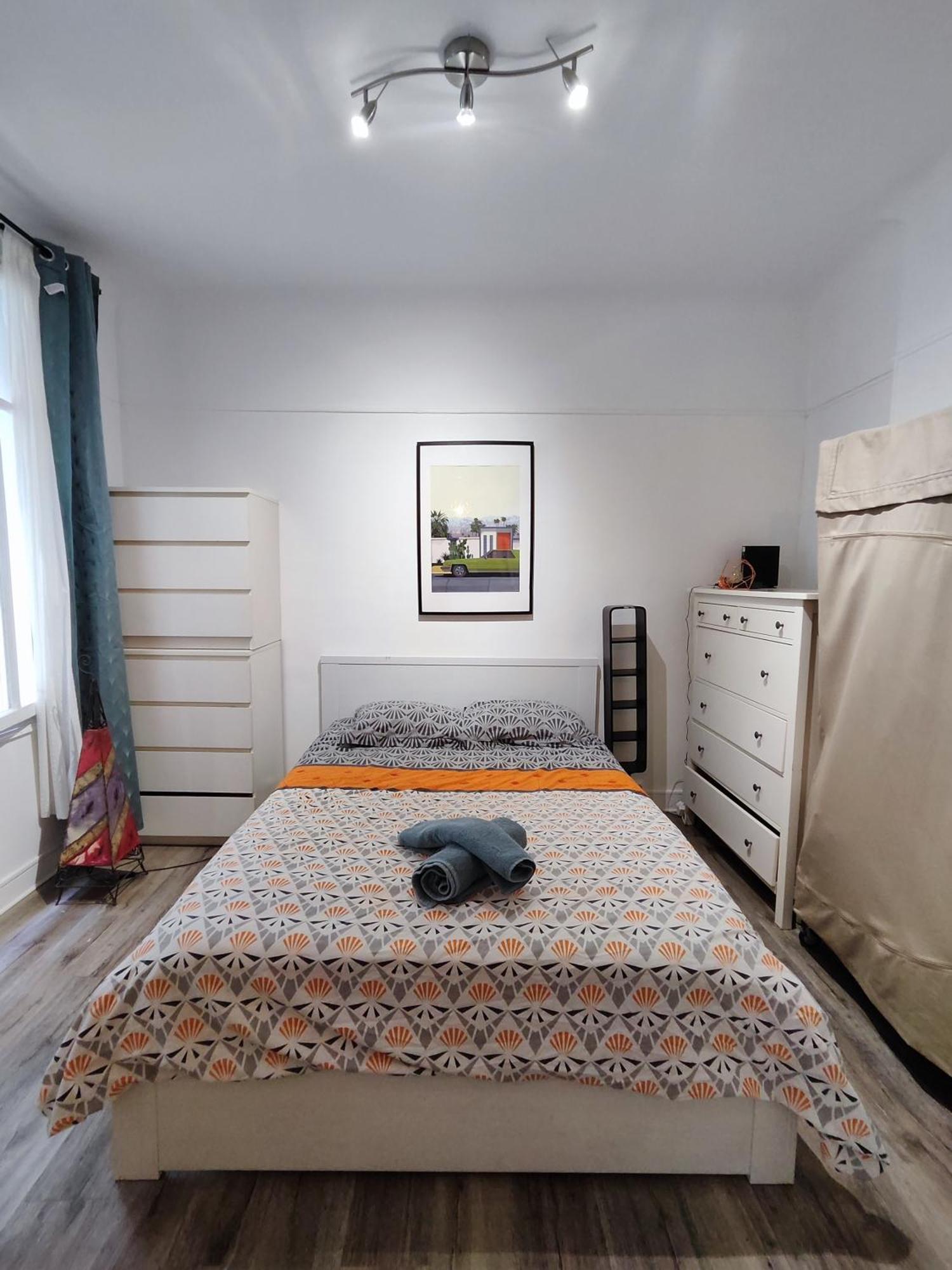 Apartment And Cozy 1b In The Heart Of Paris