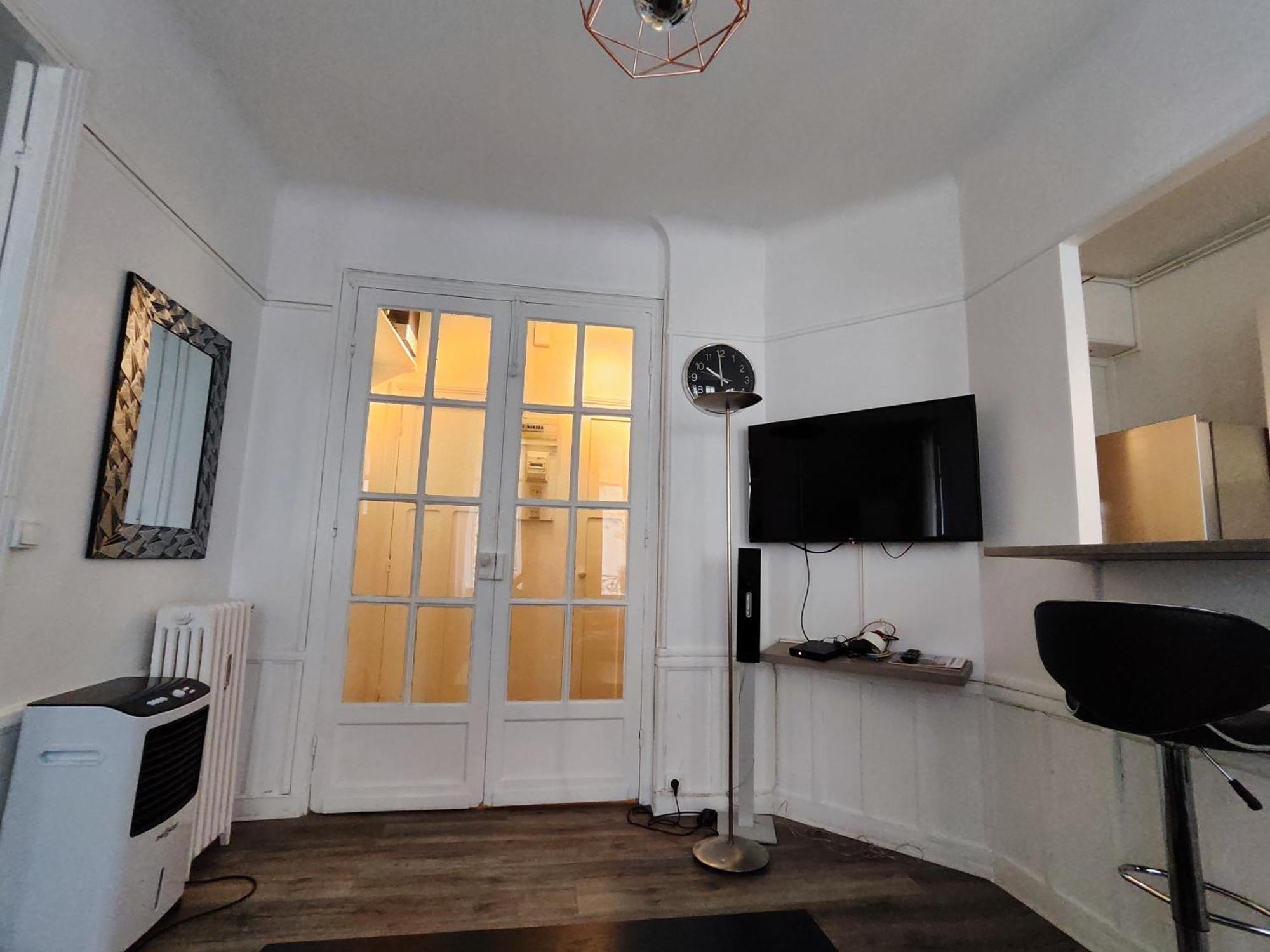 And Cozy 1b In The Heart Of Paris