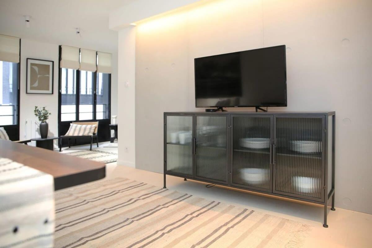Apartment De Caractere Aux Portes Du Marais - 2p - Flat-guest *