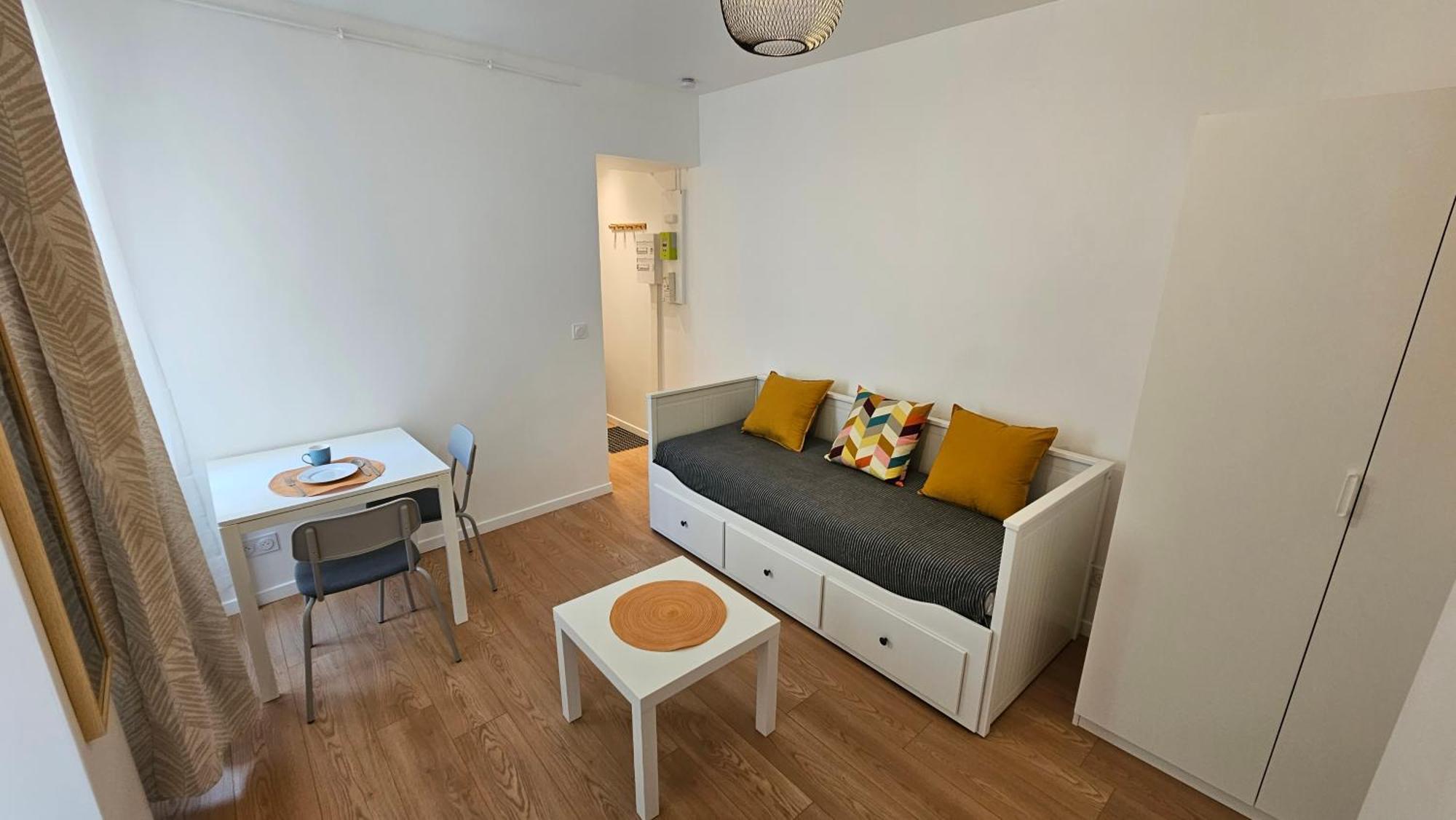 Fantastic Renovated Studio In