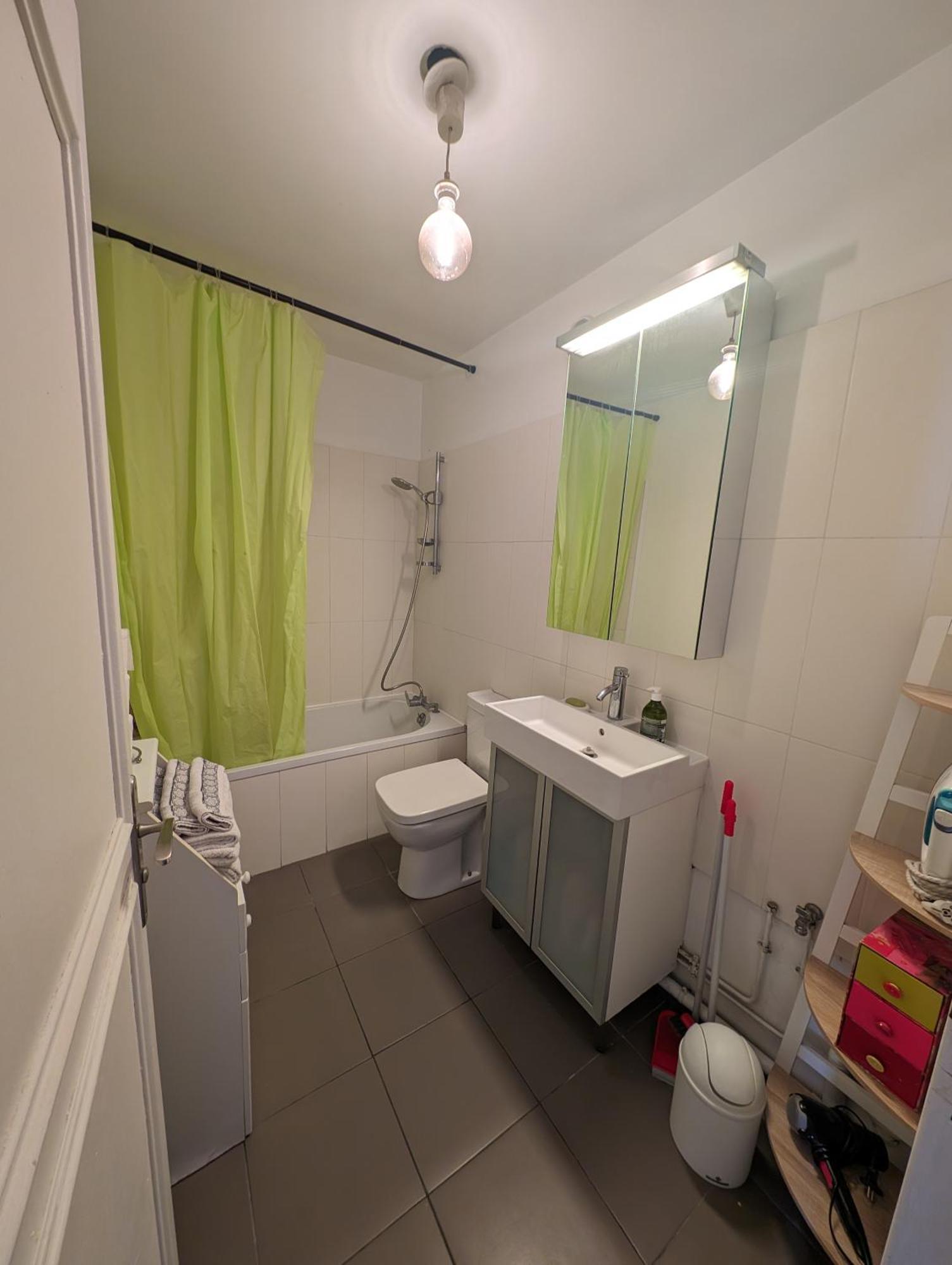 Apartment Large With Terrace For Up To 4 People