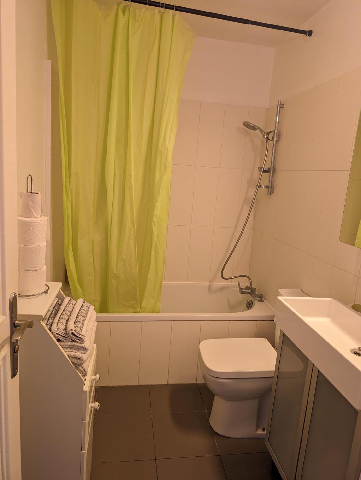 Apartment Large With Terrace For Up To 4 People