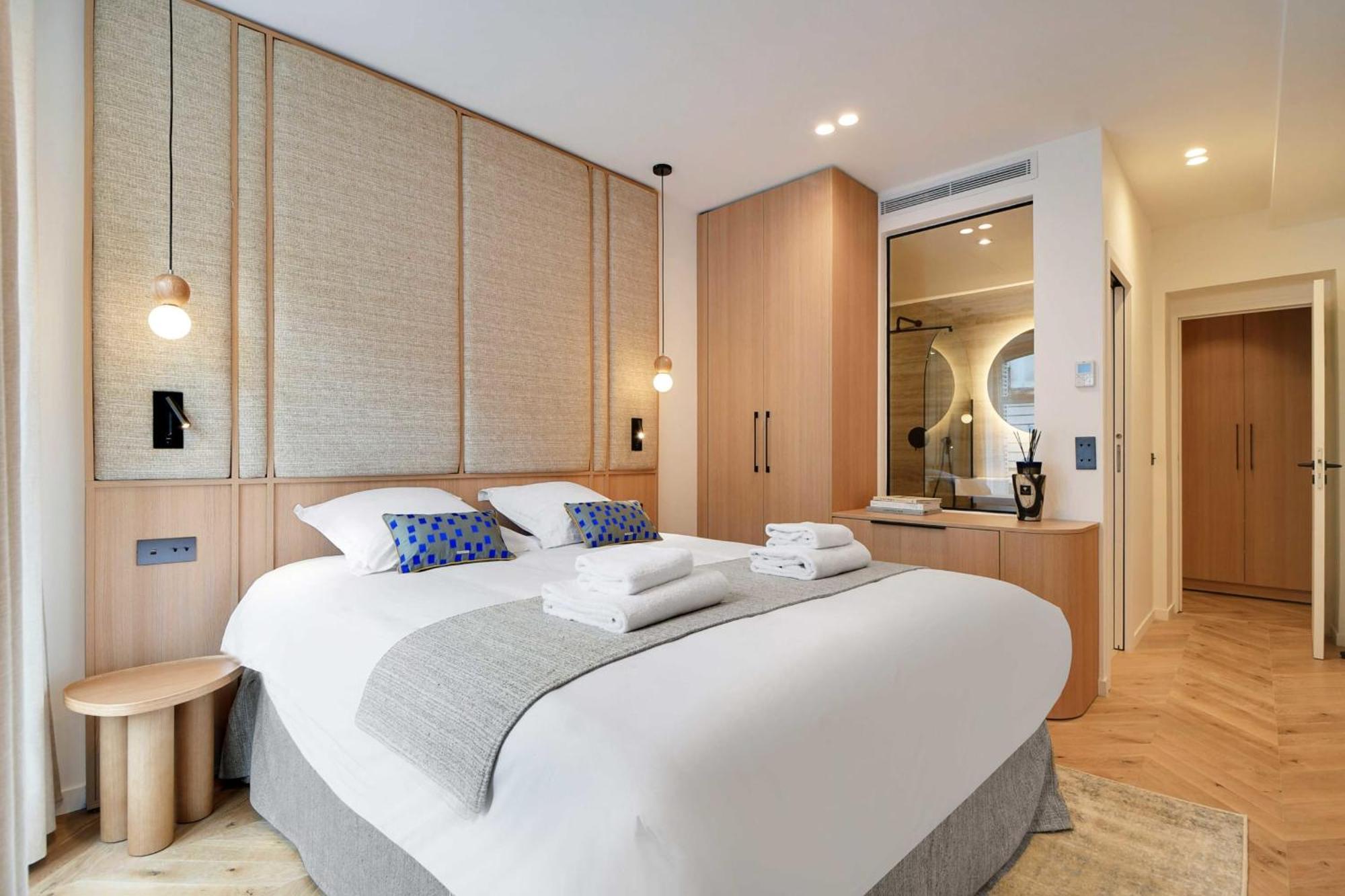 Incredible Flat - 4 Br-10p - Matignon - Champs Elysees Paris