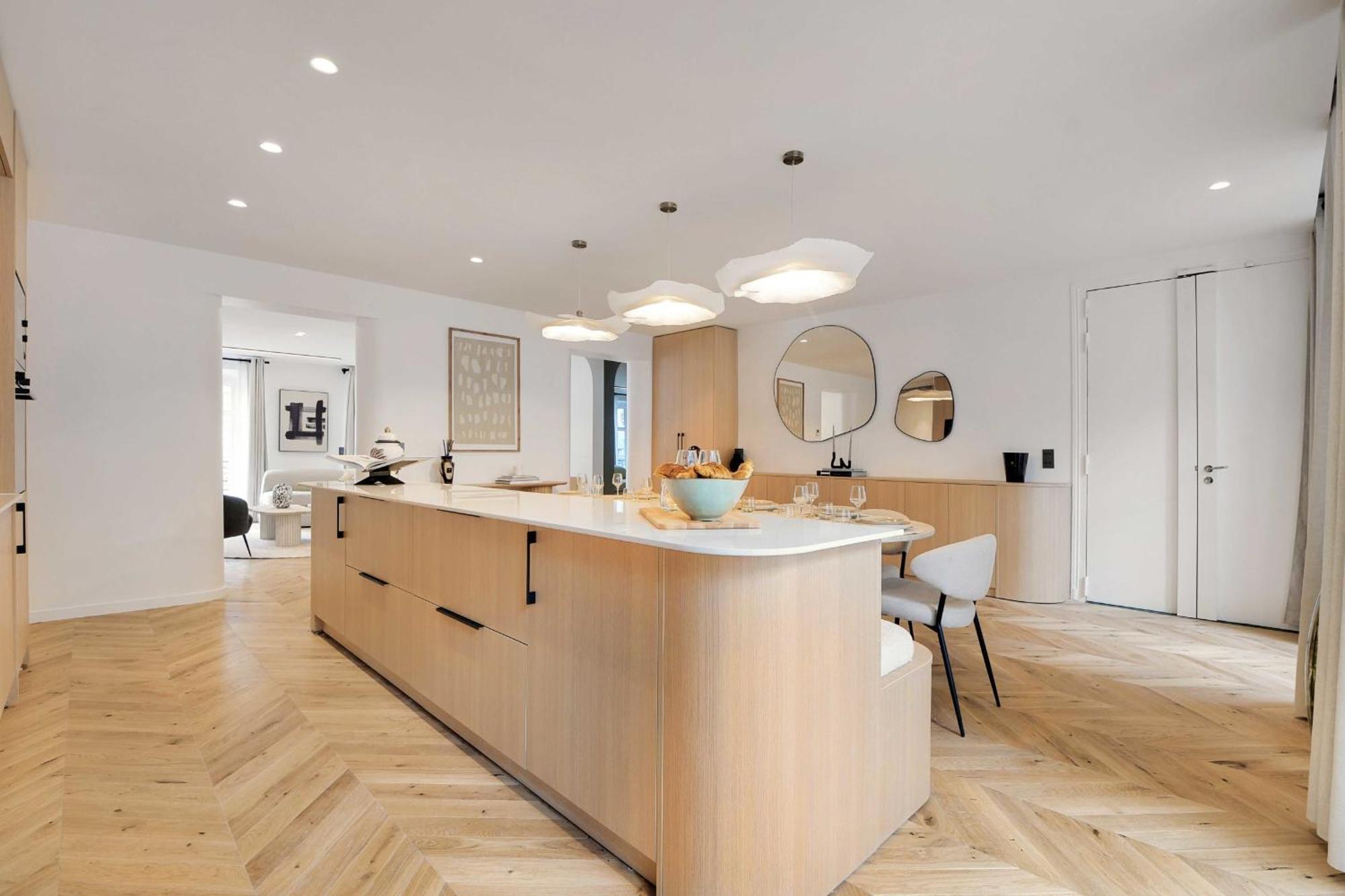 Apartment Incredible Flat - 4 Br-10p - Matignon - Champs Elysees