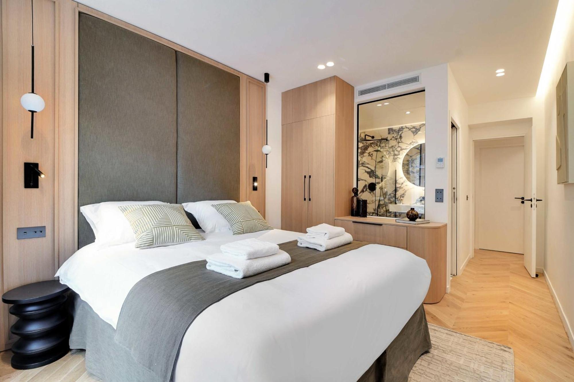 Apartment Incredible Flat - 4 Br-10p - Matignon - Champs Elysees *