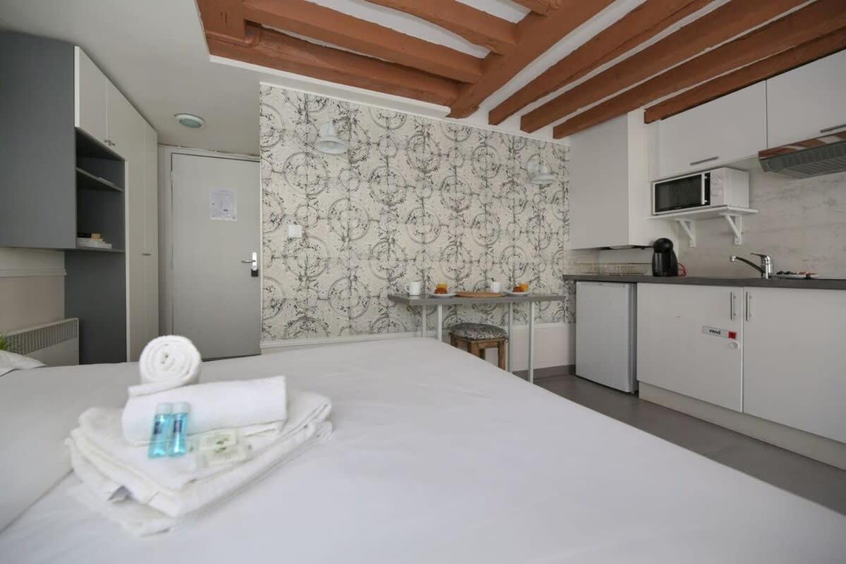 Apartment Studio Parisien 20m2 En Face Du Musee Grevin - 2p Paris